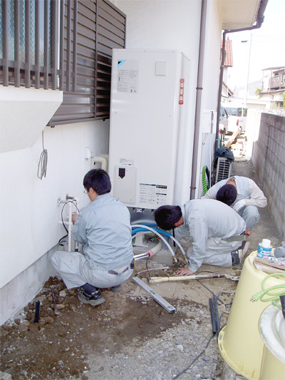 エコキュート 配管工事